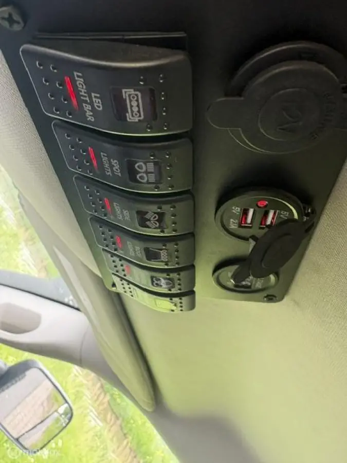 1500 4X4 5.7 V8 4x4 Quad Cab 6'4 super dik !!!