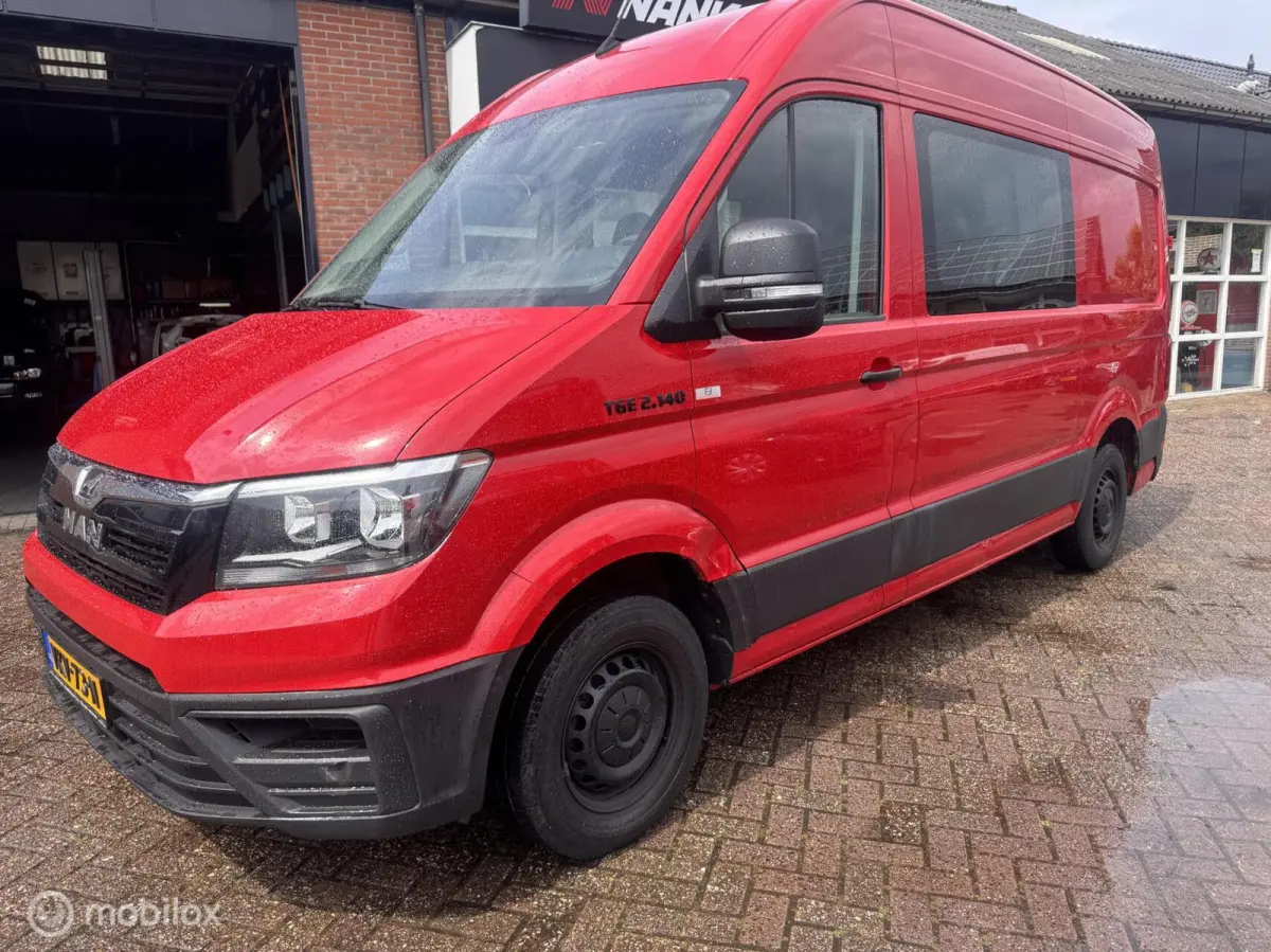 35 2.0 Crafter Standaard Hoog Dub cab 140 PK