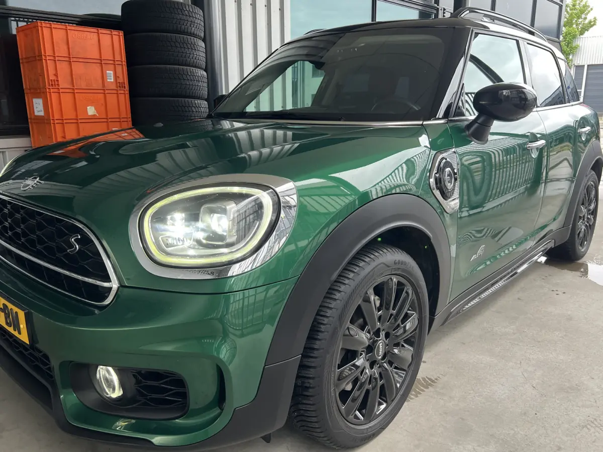 Mini 1.5 Cooper ALL4 JCW Chili | NAVI | CARPLAY/ANDROID | CAMERA | CRUISE CONTROL | CLIMATE CONTROL | LMV 18'' | PDC | STOELVERWARMING | KEYLESS | LED | DAB | BLUETOOTH | ALL-SEASON BANDEN
