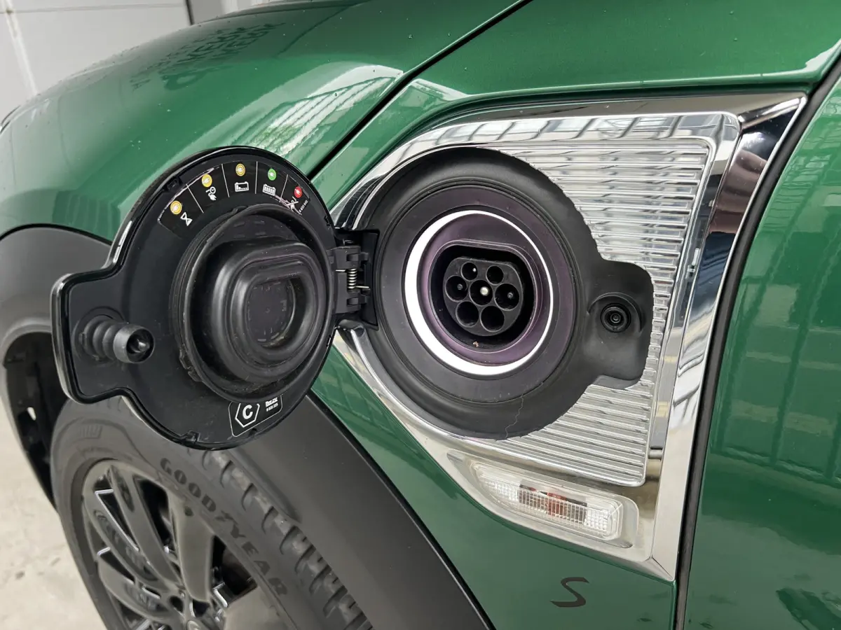 Mini 1.5 Cooper ALL4 JCW Chili | NAVI | CARPLAY/ANDROID | CAMERA | CRUISE CONTROL | CLIMATE CONTROL | LMV 18'' | PDC | STOELVERWARMING | KEYLESS | LED | DAB | BLUETOOTH | ALL-SEASON BANDEN