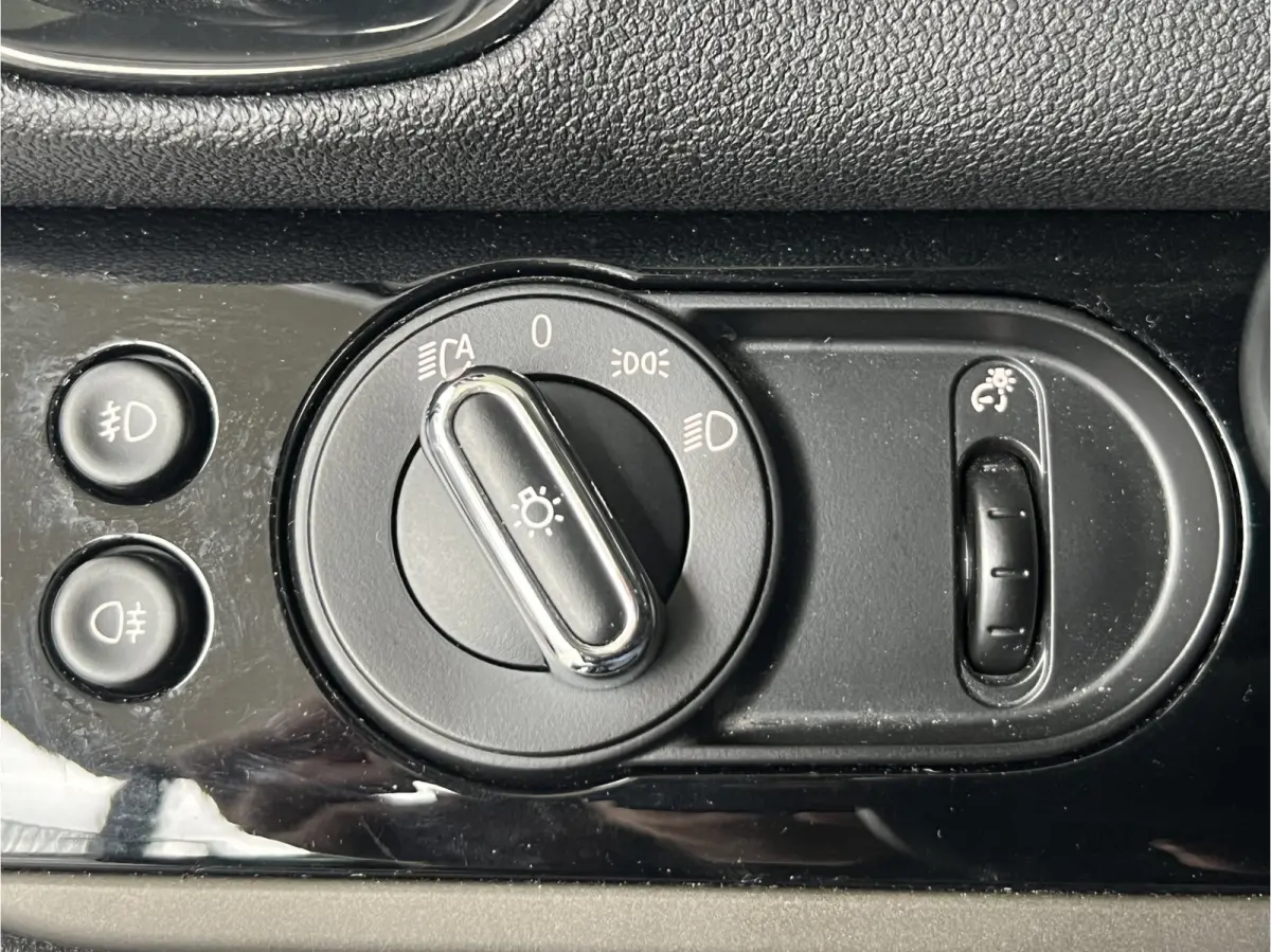 Mini 1.5 Cooper ALL4 JCW Chili | NAVI | CARPLAY/ANDROID | CAMERA | CRUISE CONTROL | CLIMATE CONTROL | LMV 18'' | PDC | STOELVERWARMING | KEYLESS | LED | DAB | BLUETOOTH | ALL-SEASON BANDEN