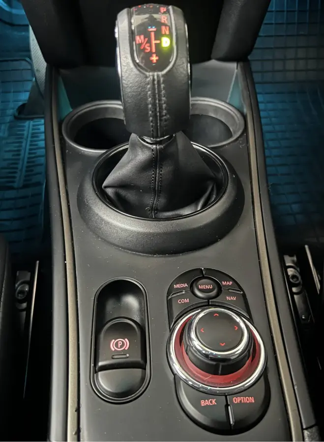 Mini 1.5 Cooper ALL4 JCW Chili | NAVI | CARPLAY/ANDROID | CAMERA | CRUISE CONTROL | CLIMATE CONTROL | LMV 18'' | PDC | STOELVERWARMING | KEYLESS | LED | DAB | BLUETOOTH | ALL-SEASON BANDEN