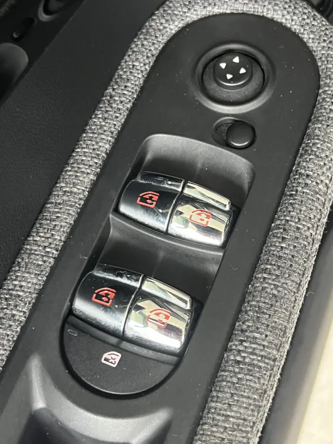 Mini 1.5 Cooper ALL4 JCW Chili | NAVI | CARPLAY/ANDROID | CAMERA | CRUISE CONTROL | CLIMATE CONTROL | LMV 18'' | PDC | STOELVERWARMING | KEYLESS | LED | DAB | BLUETOOTH | ALL-SEASON BANDEN