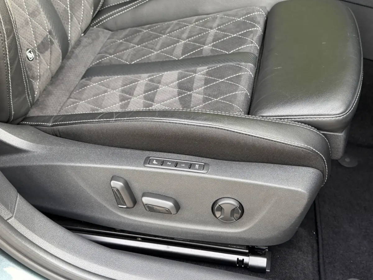 1.4 TSI RS iV PHEV Business|TREKHAAK|ELEKTR. STOELEN|HEAD UP