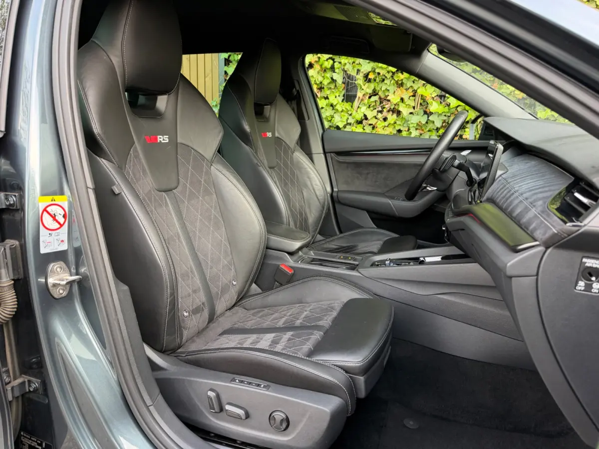 1.4 TSI RS iV PHEV Business|TREKHAAK|ELEKTR. STOELEN|HEAD UP