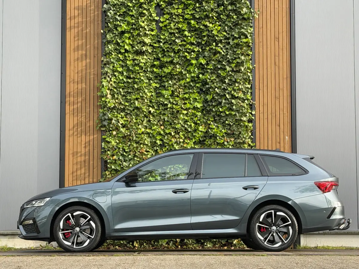 1.4 TSI RS iV PHEV Business|TREKHAAK|ELEKTR. STOELEN|HEAD UP