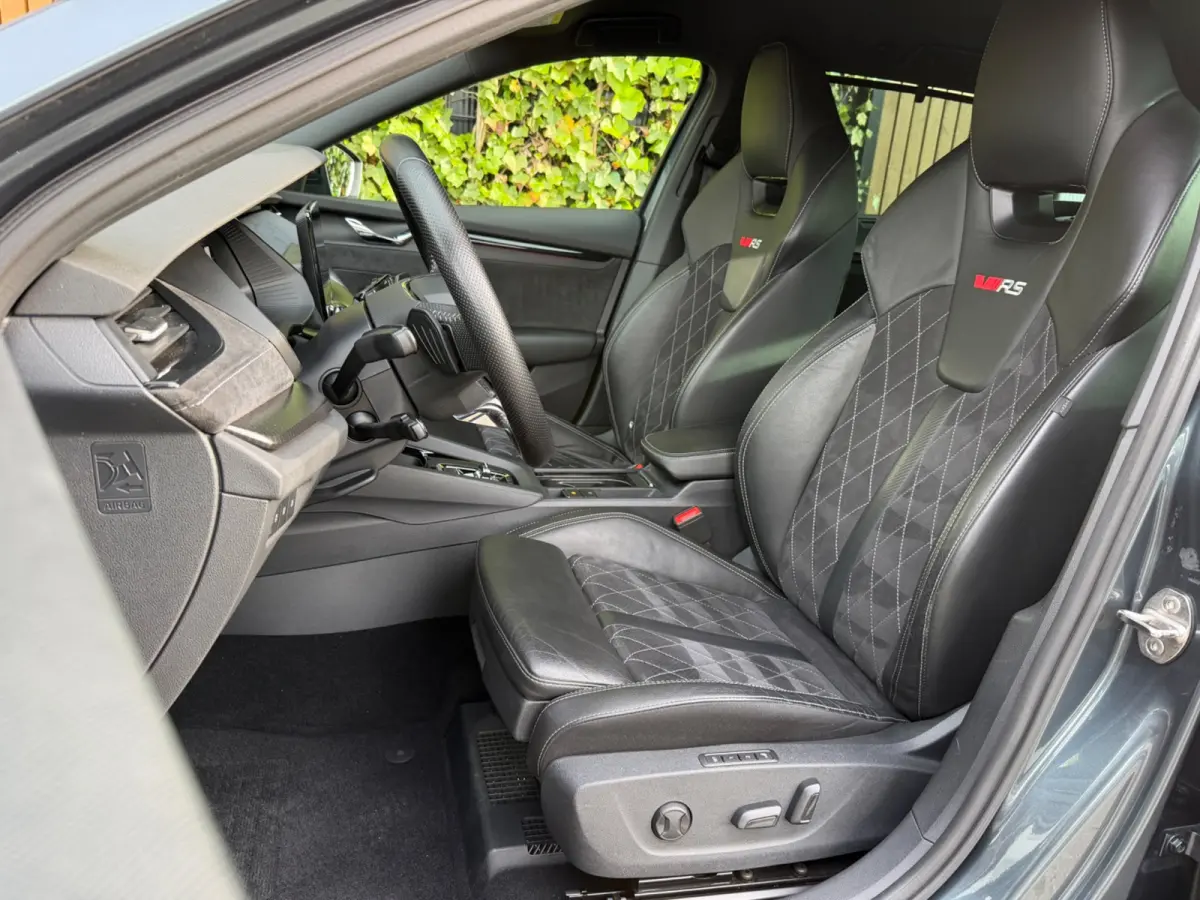 1.4 TSI RS iV PHEV Business|TREKHAAK|ELEKTR. STOELEN|HEAD UP