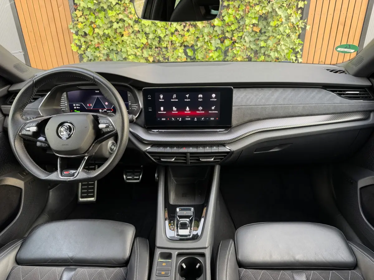 1.4 TSI RS iV PHEV Business|TREKHAAK|ELEKTR. STOELEN|HEAD UP