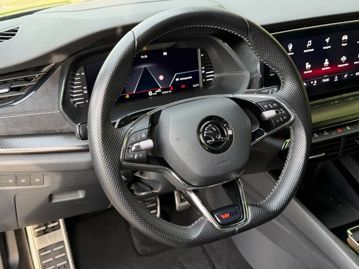 1.4 TSI RS iV PHEV Business|TREKHAAK|ELEKTR. STOELEN|HEAD UP