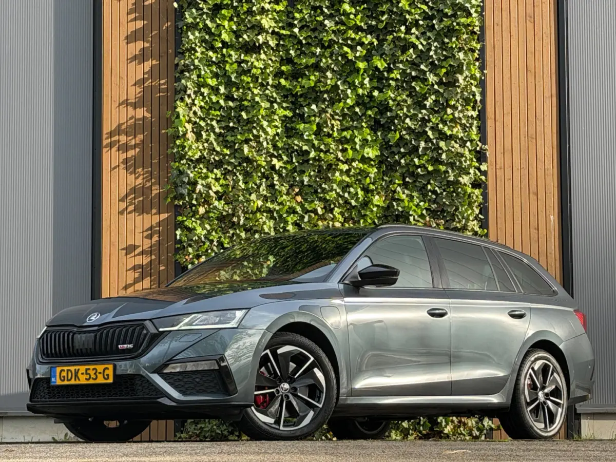 1.4 TSI RS iV PHEV Business|TREKHAAK|ELEKTR. STOELEN|HEAD UP