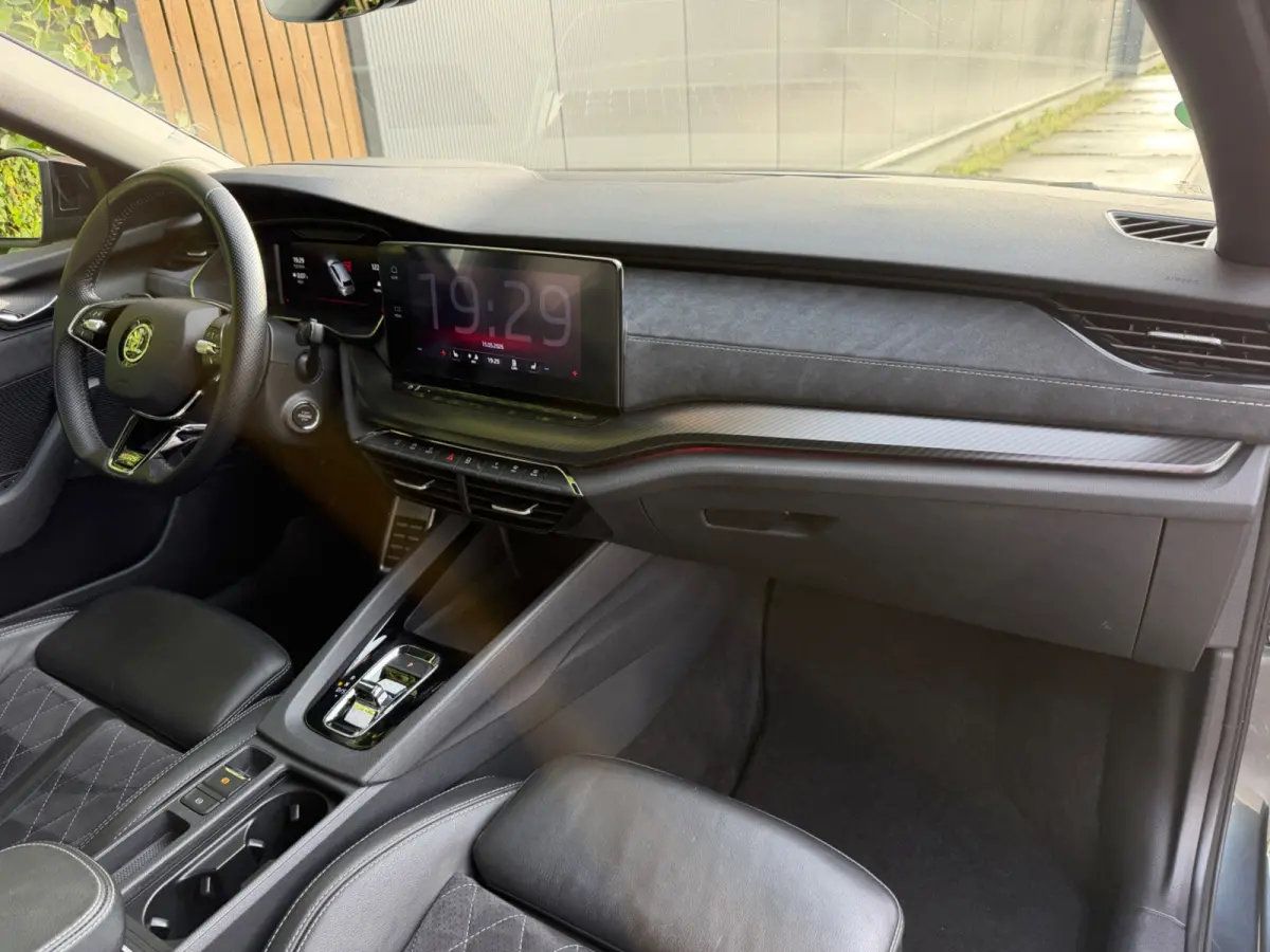 1.4 TSI RS iV PHEV Business|TREKHAAK|ELEKTR. STOELEN|HEAD UP