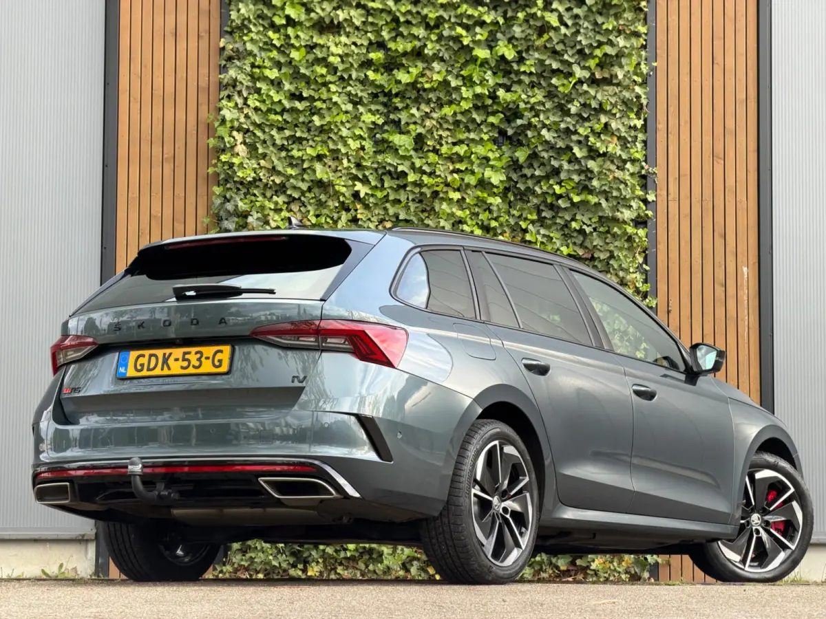 1.4 TSI RS iV PHEV Business|TREKHAAK|ELEKTR. STOELEN|HEAD UP