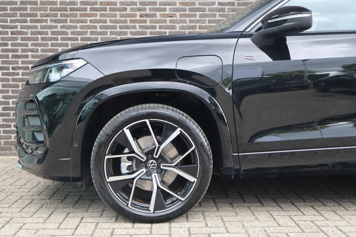 1.5 eHybrid 204pk R-Line Edition | SoH 100% | Panoramadak | Trekhaak | 360 camera