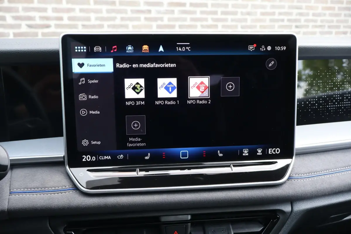 1.5 eHybrid 204pk R-Line Edition | SoH 100% | Panoramadak | Trekhaak | 360 camera