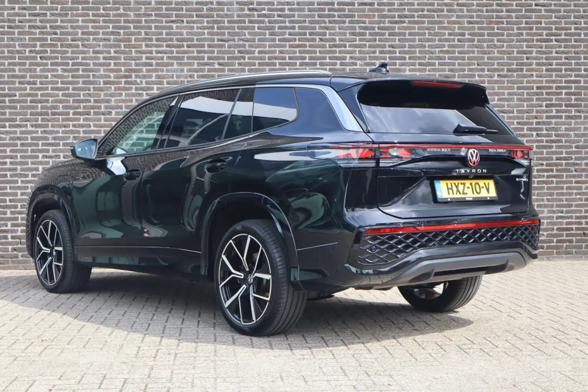 1.5 eHybrid 204pk R-Line Edition | SoH 100% | Panoramadak | Trekhaak | 360 camera