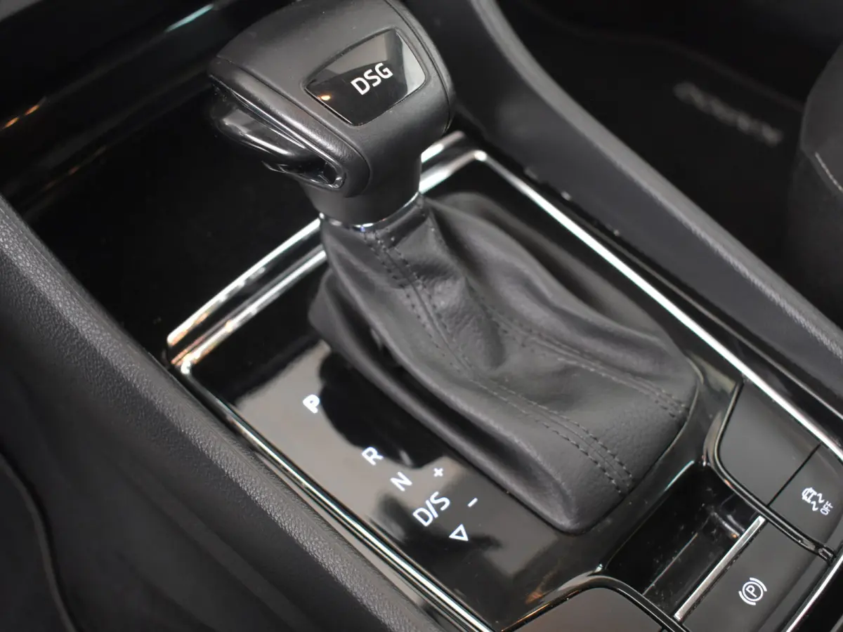 1.5 TSI ACT Business Edition 150 Pk DSG/AUTO | Trekhaak uitklapbaar | Apple carplay Android auto | Navigatie | Parkeersensoren voor/achter | Voorstoelen verwarmd | Cruise control adaptief | 