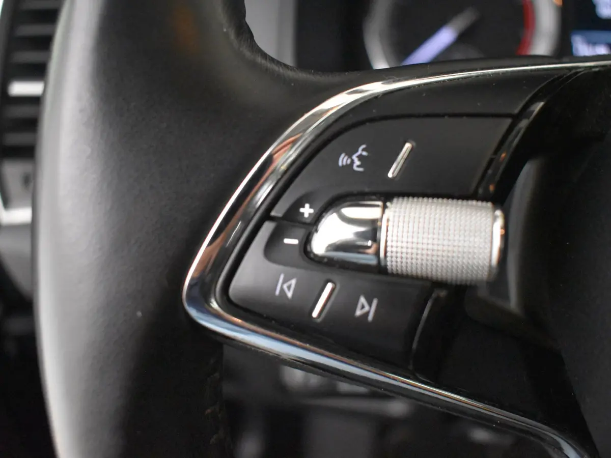1.5 TSI ACT Business Edition 150 Pk DSG/AUTO | Trekhaak uitklapbaar | Apple carplay Android auto | Navigatie | Parkeersensoren voor/achter | Voorstoelen verwarmd | Cruise control adaptief | 