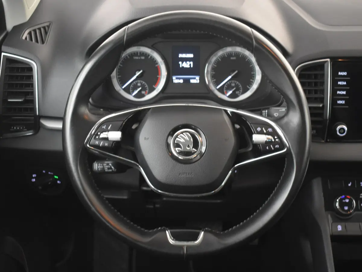 1.5 TSI ACT Business Edition 150 Pk DSG/AUTO | Trekhaak uitklapbaar | Apple carplay Android auto | Navigatie | Parkeersensoren voor/achter | Voorstoelen verwarmd | Cruise control adaptief | 