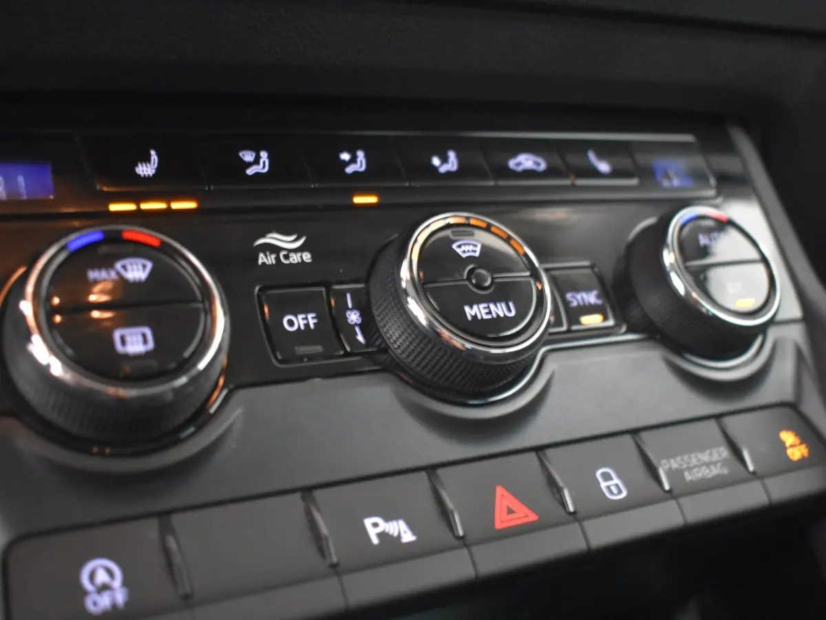 1.5 TSI ACT Business Edition 150 Pk DSG/AUTO | Trekhaak uitklapbaar | Apple carplay Android auto | Navigatie | Parkeersensoren voor/achter | Voorstoelen verwarmd | Cruise control adaptief | 