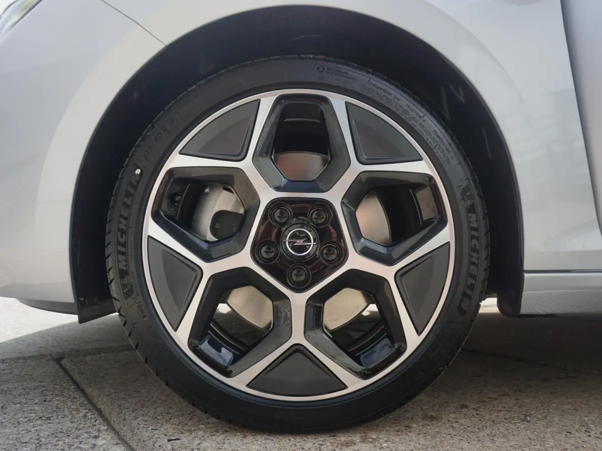 1.6 Turbo Plug In Hybrid Ultimate Leder Alcantara