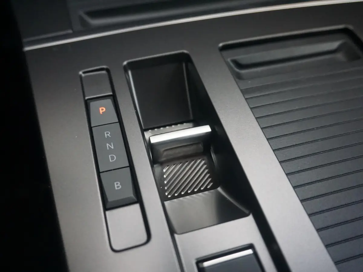 1.6 Turbo Plug In Hybrid Ultimate Leder Alcantara