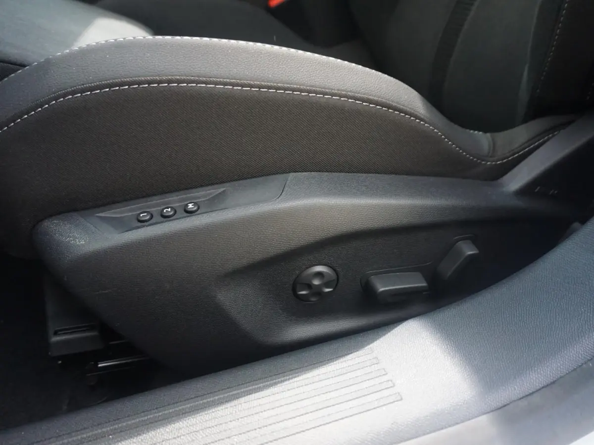 1.6 Turbo Plug In Hybrid Ultimate Leder Alcantara