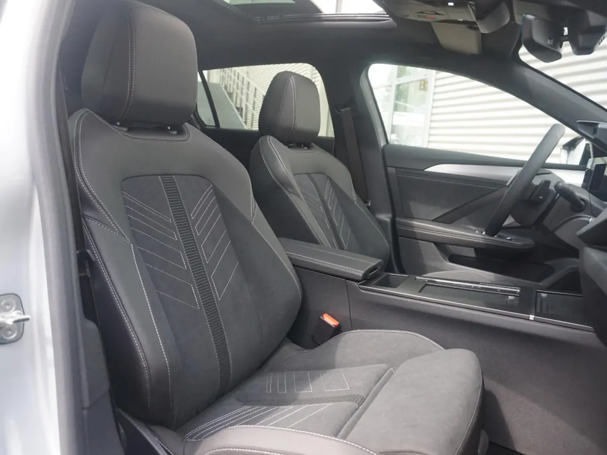 1.6 Turbo Plug In Hybrid Ultimate Leder Alcantara