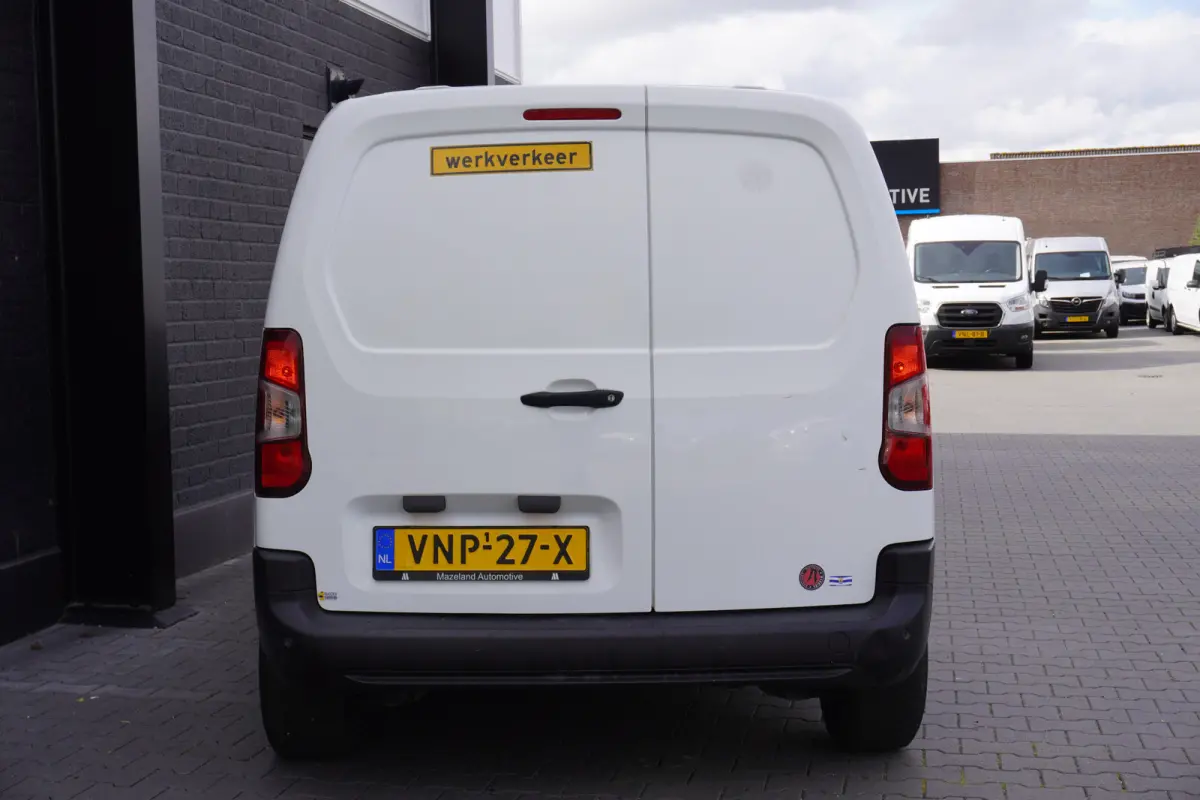 1.5 BlueHDI 130PK Automaat EURO 6 - Airco - Cruise - PDC - €10.900,- Excl.