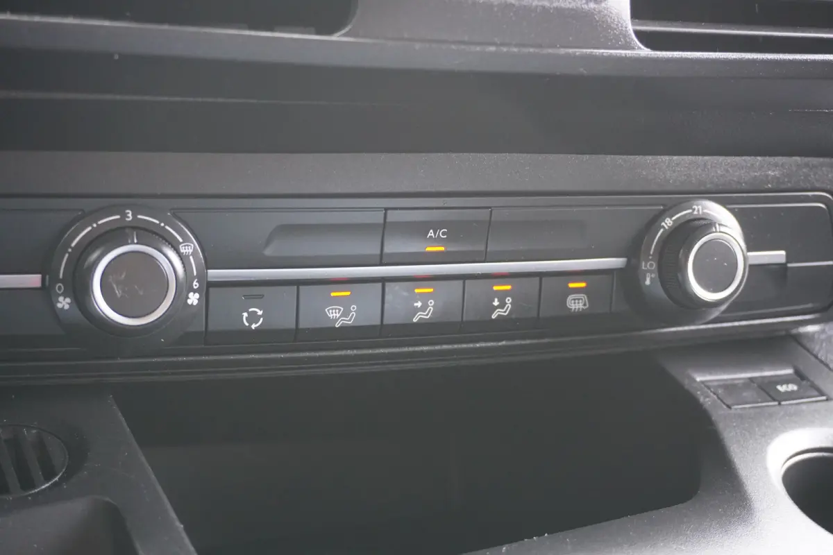1.5 BlueHDI 130PK Automaat EURO 6 - Airco - Cruise - PDC - €10.900,- Excl.