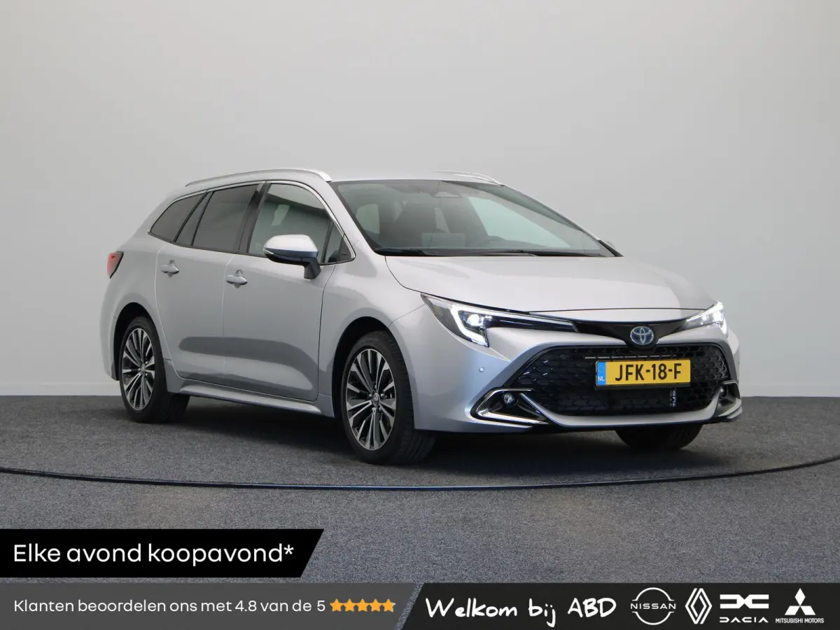 Hybrid 200 Executive | Stuur, voorruit en stoelverwarming | Elektrische Achterklep | Adaptieve Cruise Control | Camera | 10 Jaar Garantie |