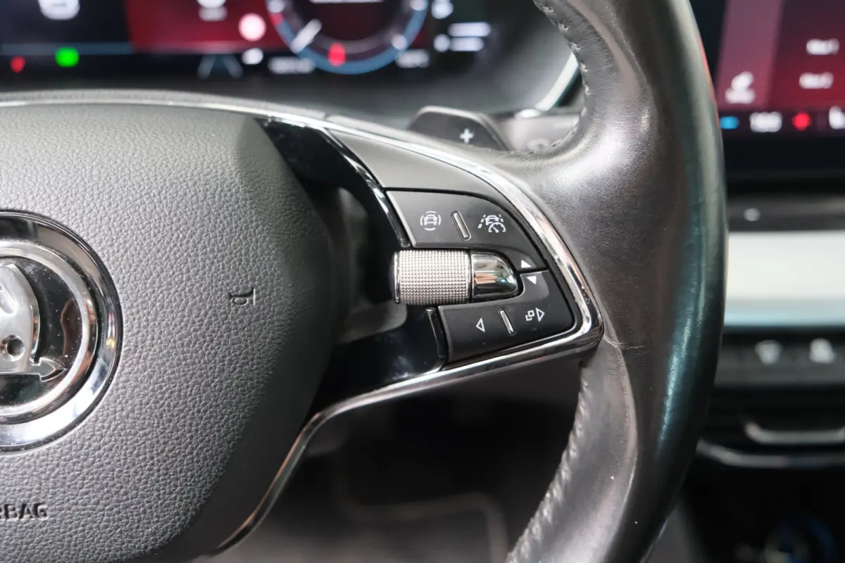 1.0 e-TSI Business Edition Plus - N.A.P. Panodak, Airco, Cruise, Navi, PDC, Trekhaak.