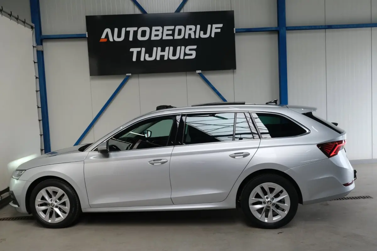 1.0 e-TSI Business Edition Plus - N.A.P. Panodak, Airco, Cruise, Navi, PDC, Trekhaak.
