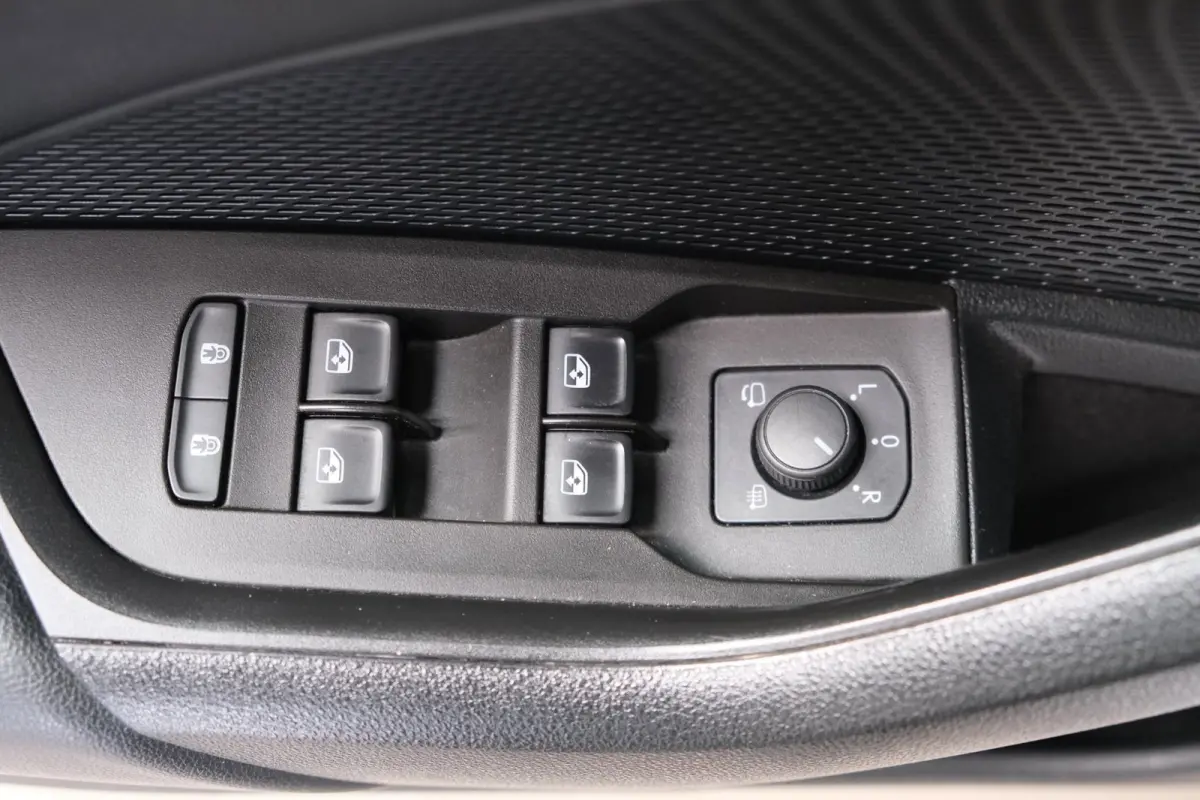 1.0 e-TSI Business Edition Plus - N.A.P. Panodak, Airco, Cruise, Navi, PDC, Trekhaak.