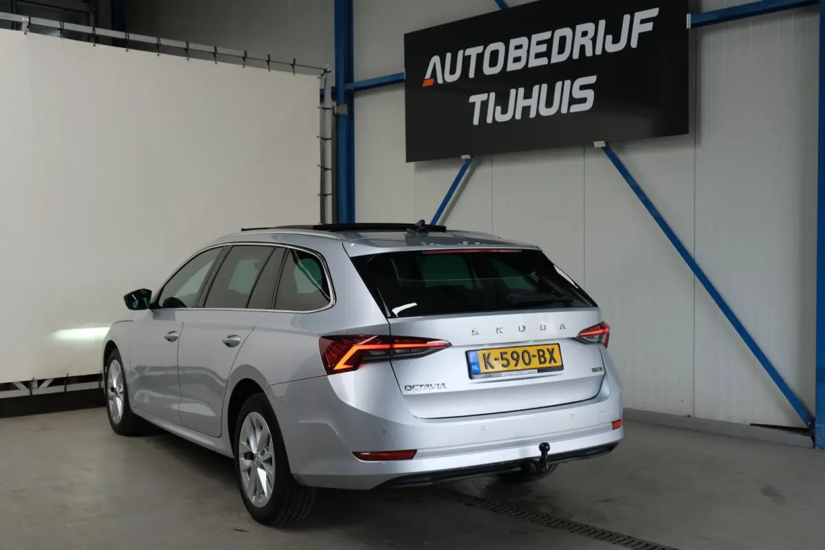 1.0 e-TSI Business Edition Plus - N.A.P. Panodak, Airco, Cruise, Navi, PDC, Trekhaak.