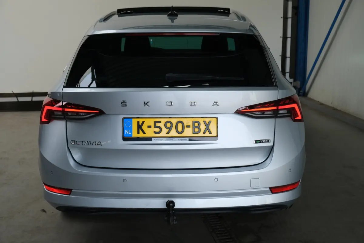 1.0 e-TSI Business Edition Plus - N.A.P. Panodak, Airco, Cruise, Navi, PDC, Trekhaak.