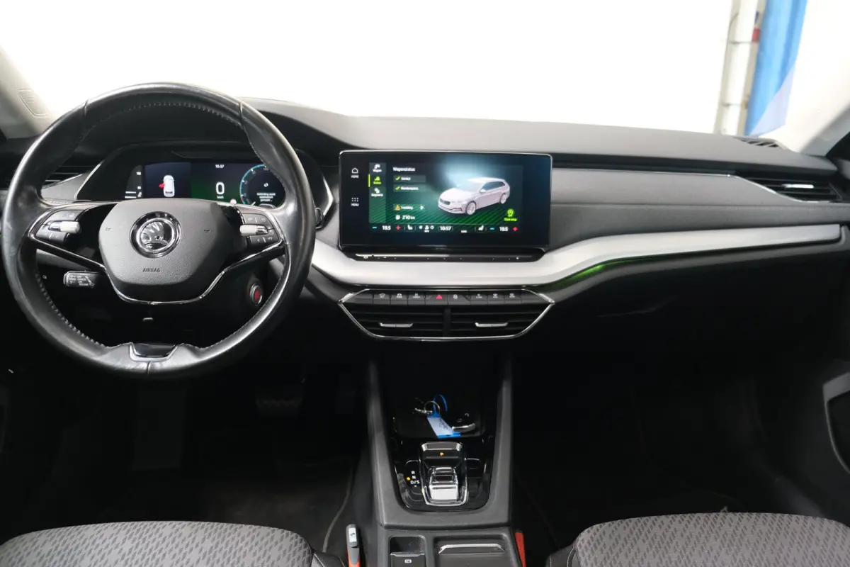 1.0 e-TSI Business Edition Plus - N.A.P. Panodak, Airco, Cruise, Navi, PDC, Trekhaak.