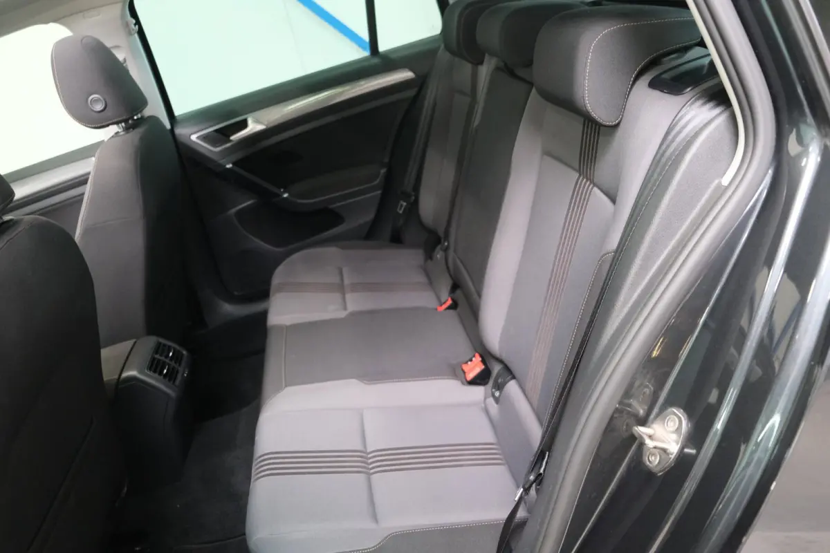 1.4 TSI Highline R-Line Automaat - Airco, Cruise, Navi, PDC, Carplay, Stoelverwarming.