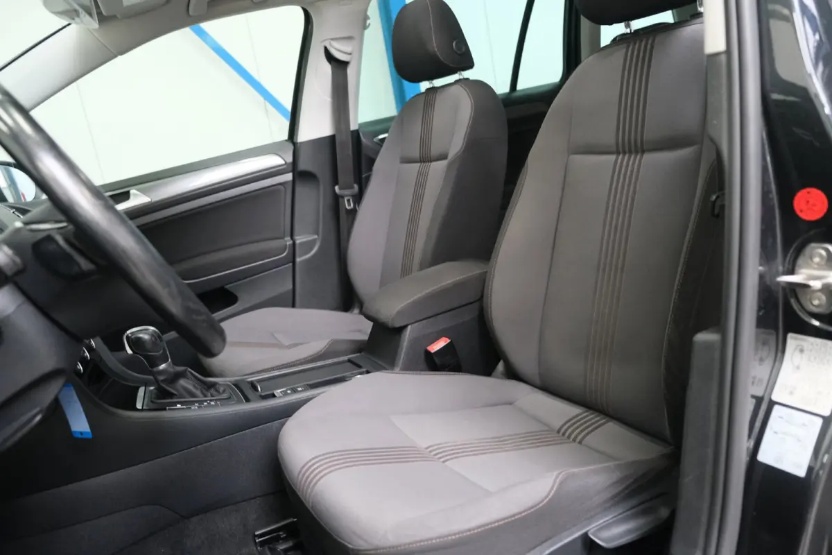 1.4 TSI Highline R-Line Automaat - Airco, Cruise, Navi, PDC, Carplay, Stoelverwarming.