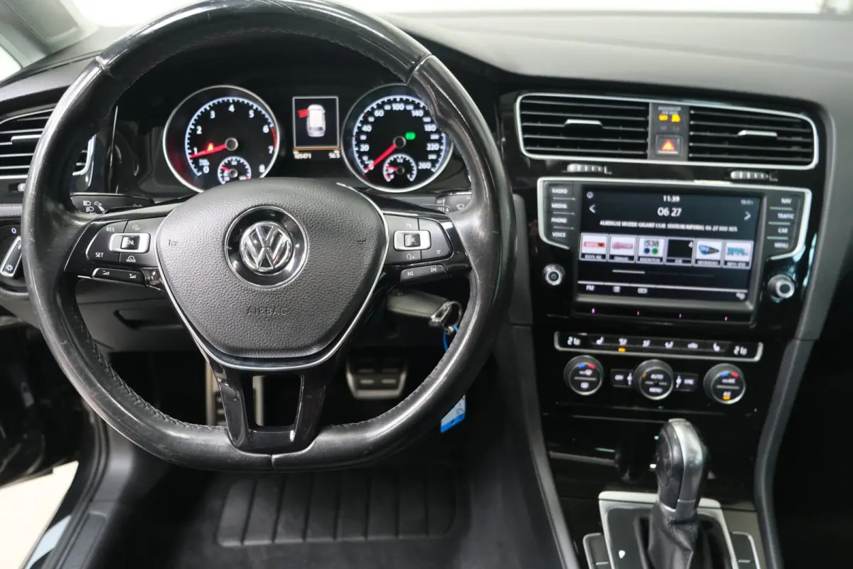 1.4 TSI Highline R-Line Automaat - Airco, Cruise, Navi, PDC, Carplay, Stoelverwarming.