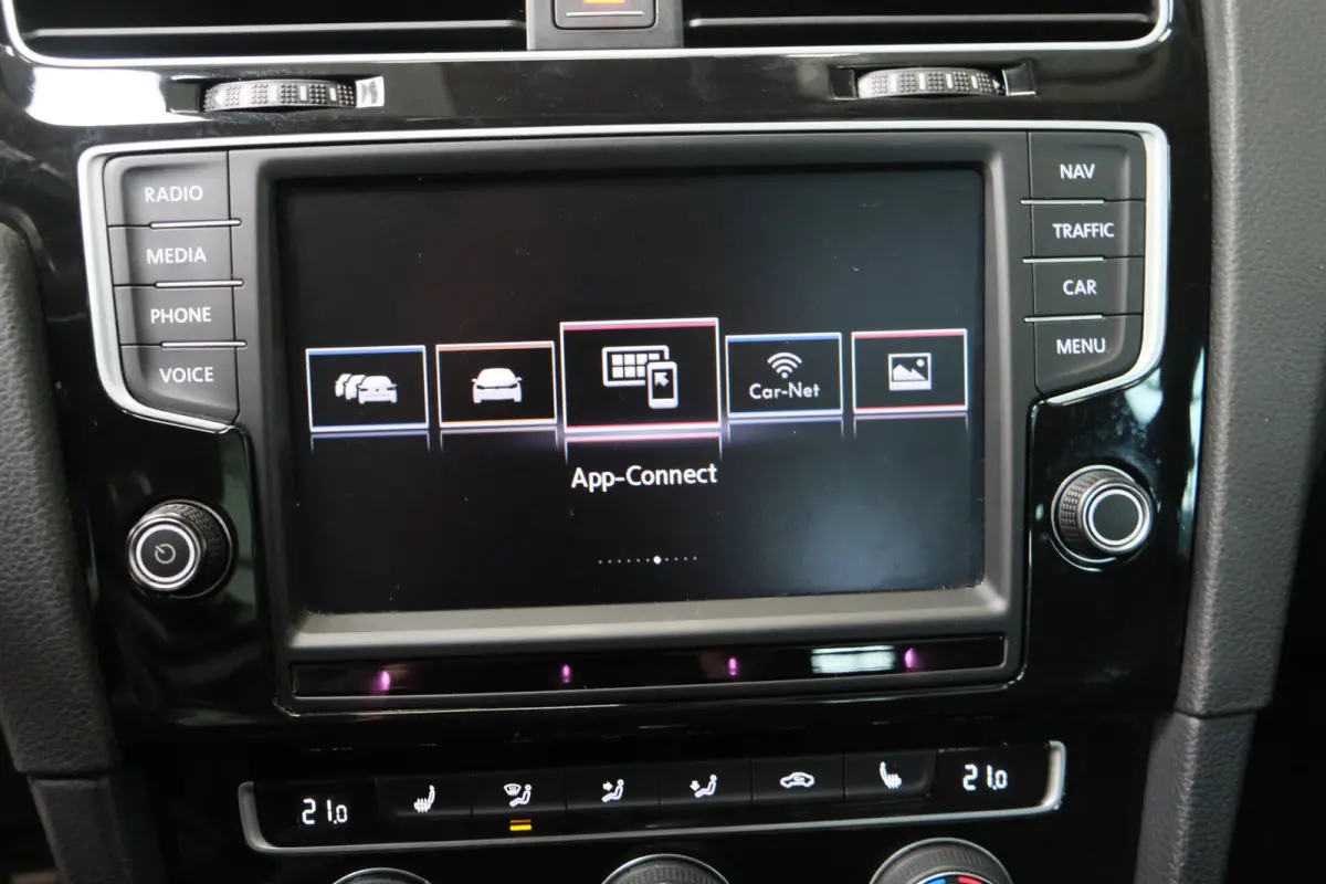 1.4 TSI Highline R-Line Automaat - Airco, Cruise, Navi, PDC, Carplay, Stoelverwarming.