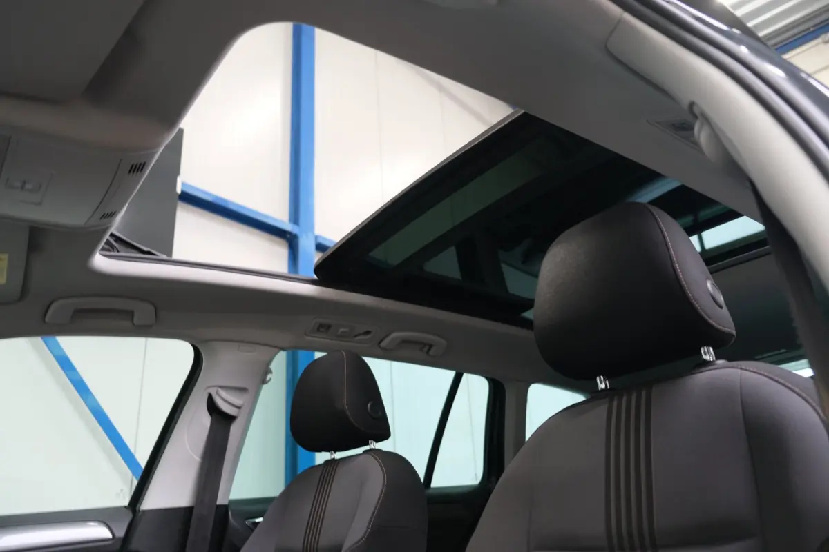 1.4 TSI Highline R-Line Automaat - Airco, Cruise, Navi, PDC, Carplay, Stoelverwarming.