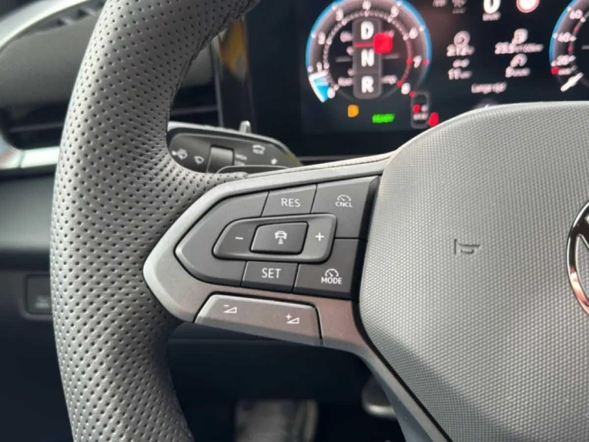 1.5 eTSI R-LINE TREKHAAK/CAMERA/ELEK-KLEP/ACC/STOEL+STUURVERW/NAVI/CARPLAY