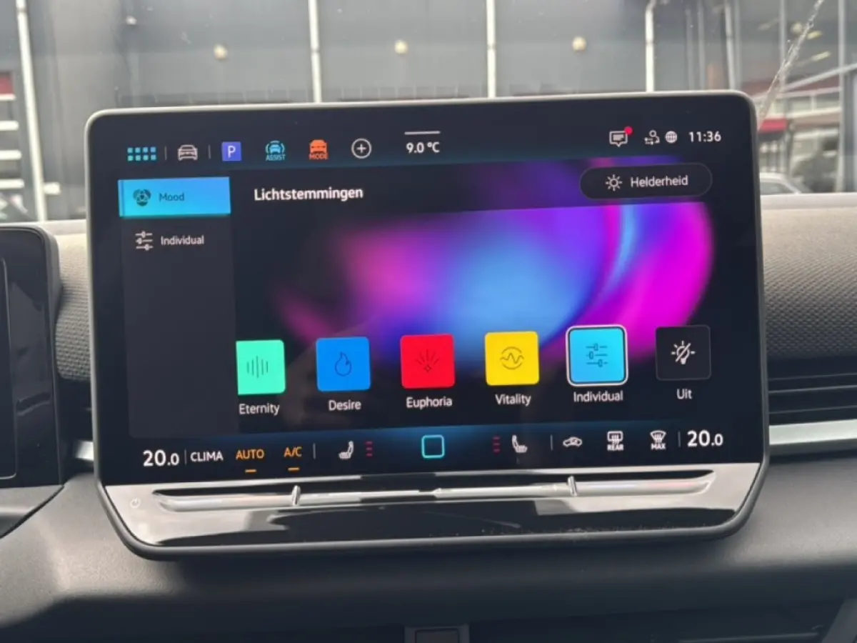 1.5 eTSI R-LINE TREKHAAK/CAMERA/ELEK-KLEP/ACC/STOEL+STUURVERW/NAVI/CARPLAY