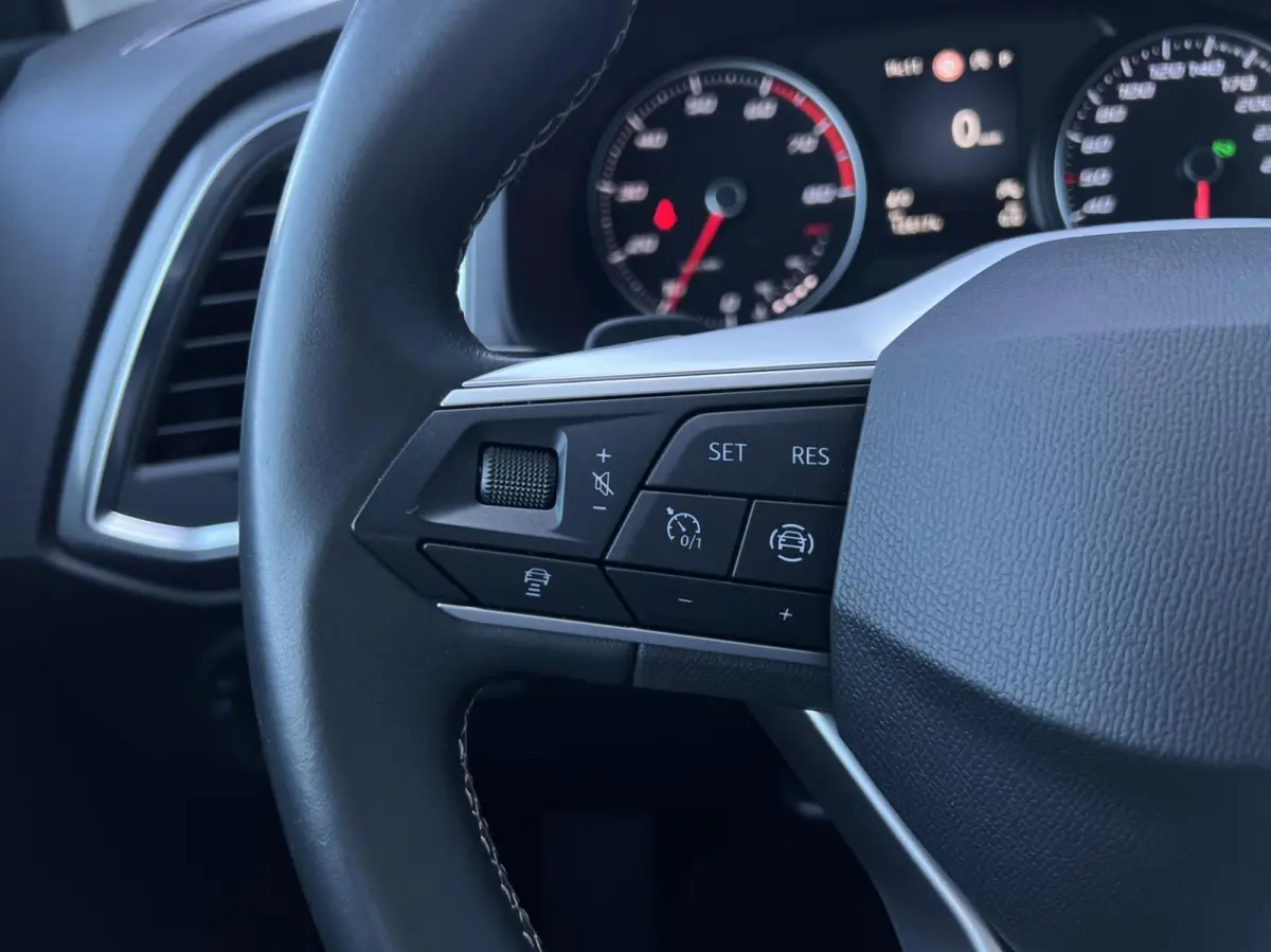 1.5 TSI DSG AUT. Style Business Intense CARPLAY | ELEK.TREKH | ADAPT.CRUISE | NAV | CAM | LED | PDC | LMV 1'EIG