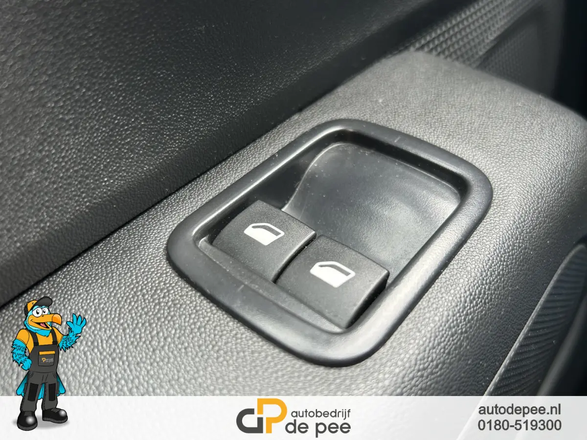 1.2 PureTech S&S Feel GARANTIE/CLIMA/CARPLAY/NAVI/CRUISE/EL.RAMEN rijklaarprijs!