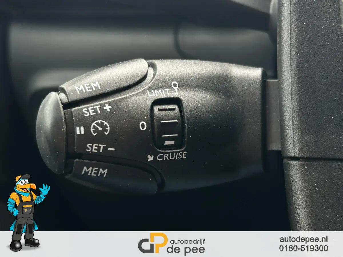 1.2 PureTech S&S Feel GARANTIE/CLIMA/CARPLAY/NAVI/CRUISE/EL.RAMEN rijklaarprijs!