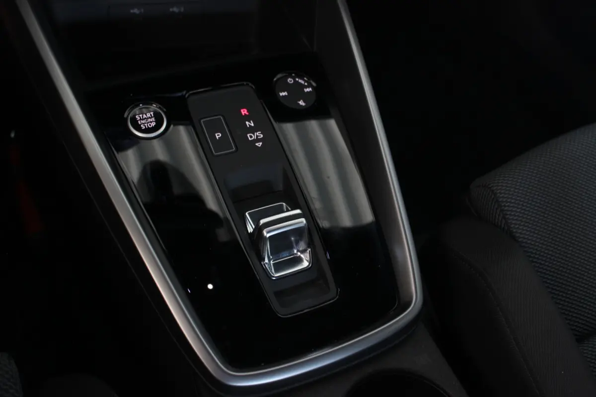 35 TFSI Business edition 1e eigenaar | Carplay | LED | Sportstoelen | Cruise | DAB | Navi | 17" LMV | PDC