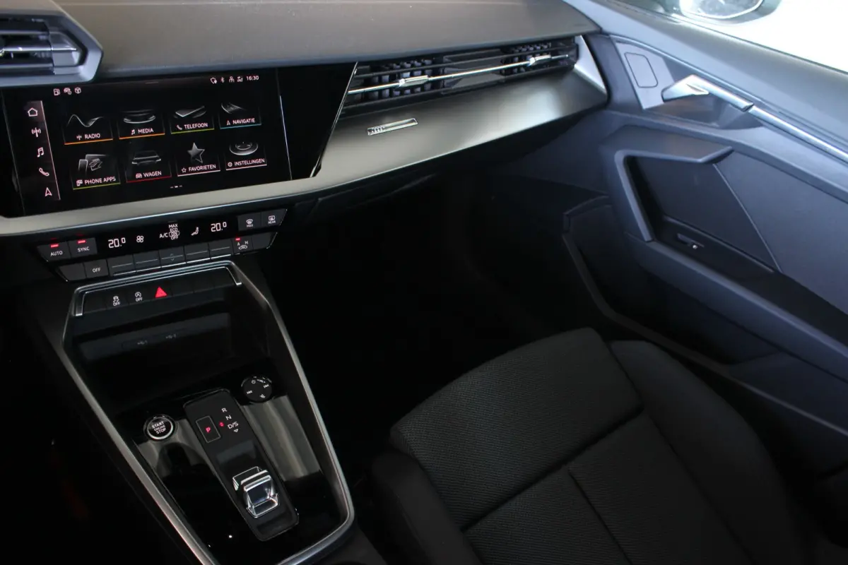 35 TFSI Business edition 1e eigenaar | Carplay | LED | Sportstoelen | Cruise | DAB | Navi | 17" LMV | PDC