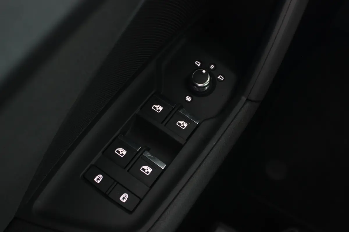 35 TFSI Business edition 1e eigenaar | Carplay | LED | Sportstoelen | Cruise | DAB | Navi | 17" LMV | PDC