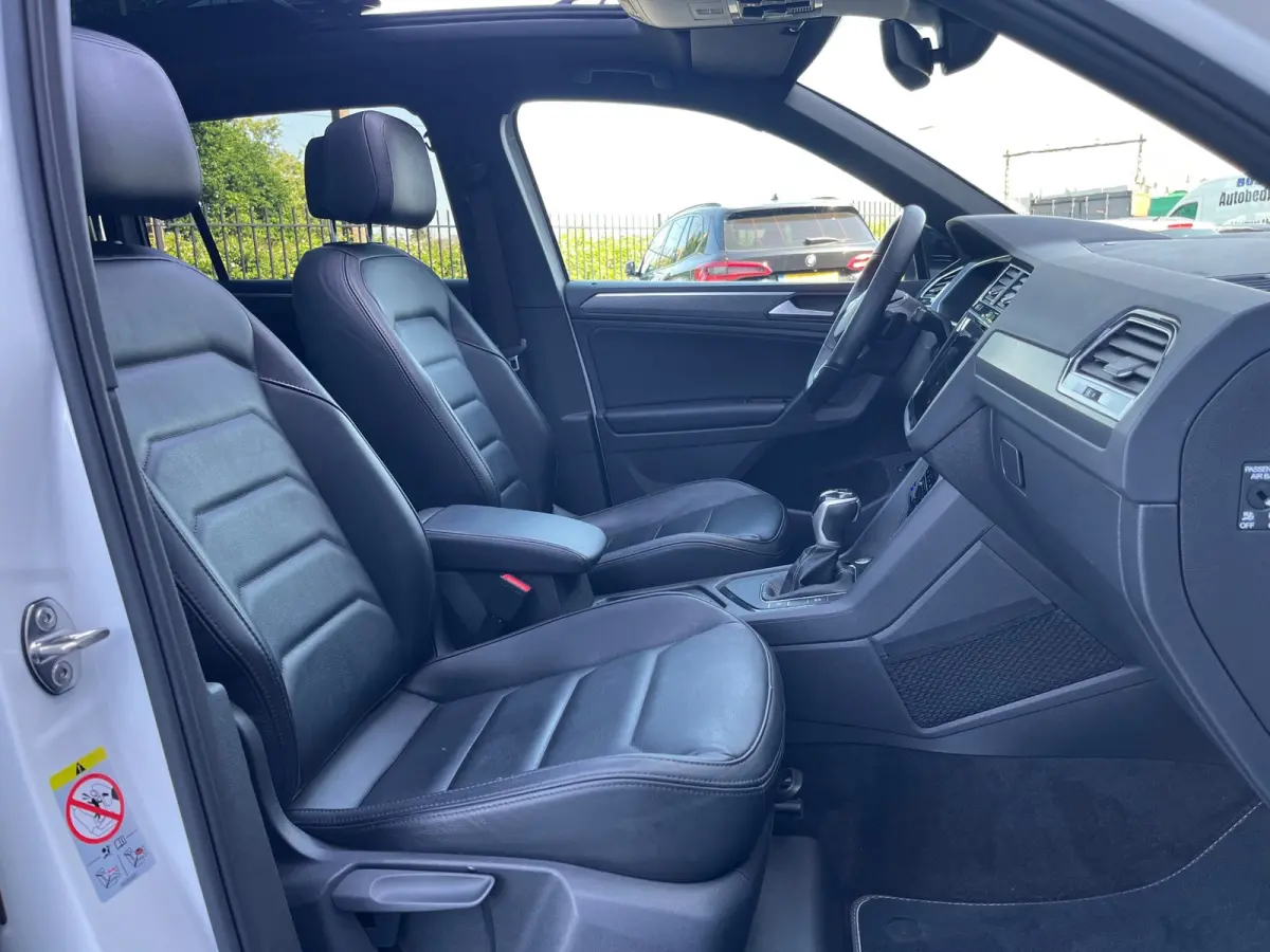 1.5 TSI R-Line Business+ NL.Auto/Panoramadak/Blackstyle/360Camera/Leder/IQ Led/1Ste Eigenaar/Dealer Onderhouden